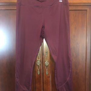 Maroon leggings